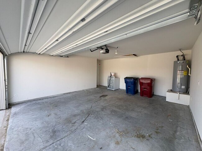 Building Photo - 1221 Acacia Dr