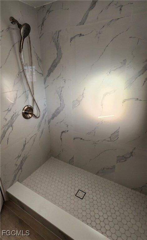 Building Photo - 723 SE 10th St