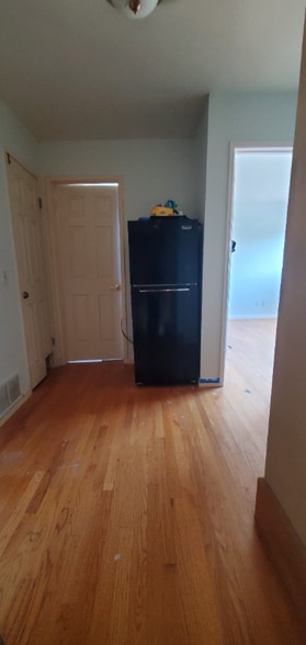 Building Photo - 1640 Baywood Dr