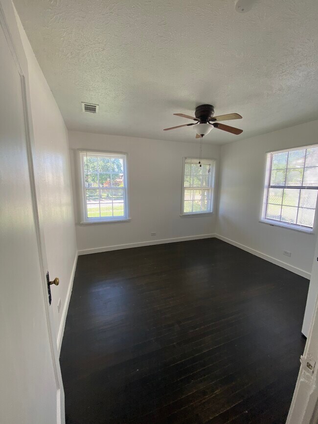 Building Photo - 4622 Stigall Dr