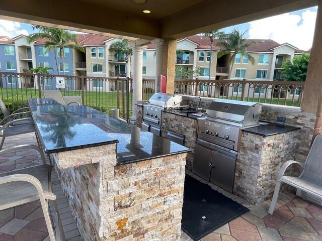 Building Photo - 110 Villa Cir