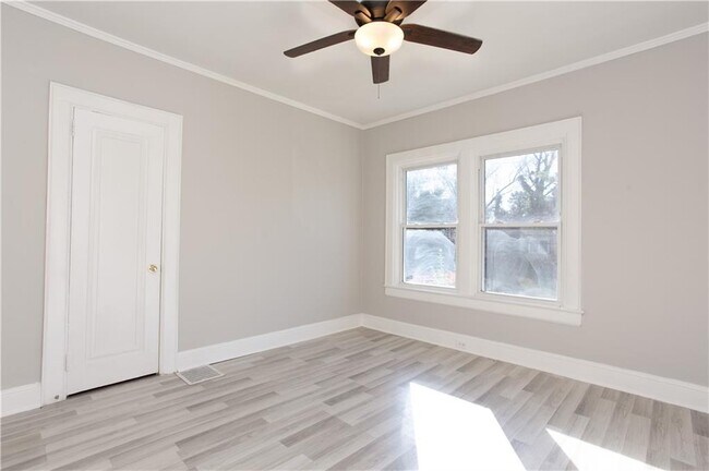 Building Photo - 1665 Beecher St SW