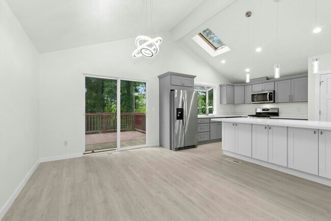 Building Photo - 4bd/2.5ba Bellevue Home
