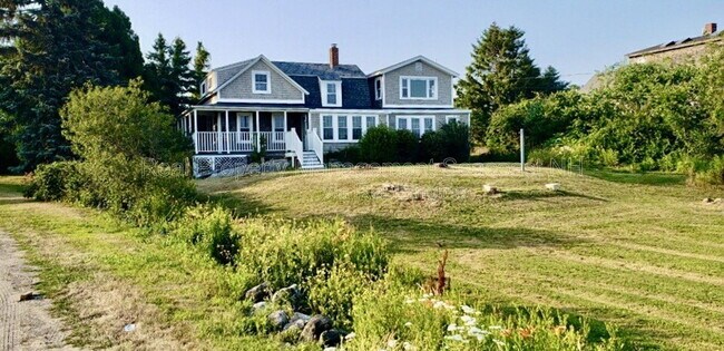 Building Photo - 11 Washington Rd