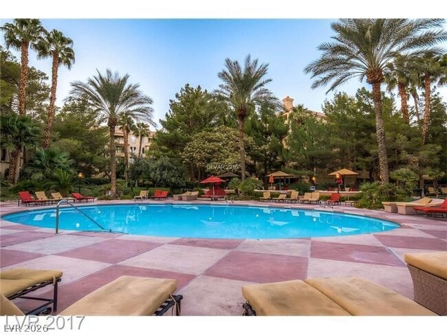 Building Photo - 270 E Flamingo Rd