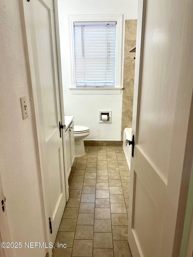 Building Photo - 5038 Blackburn St