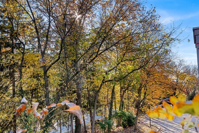 Building Photo - 110 Cross Keys Rd