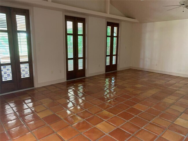Building Photo - 4935 Riverwood Ave
