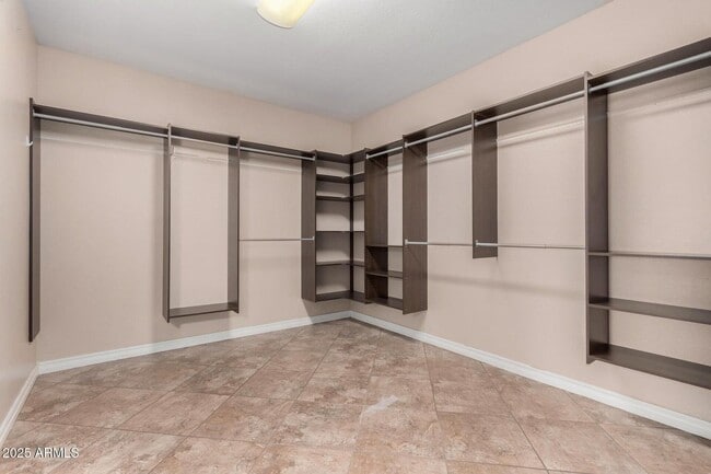 Building Photo - 2585 E Carob Dr