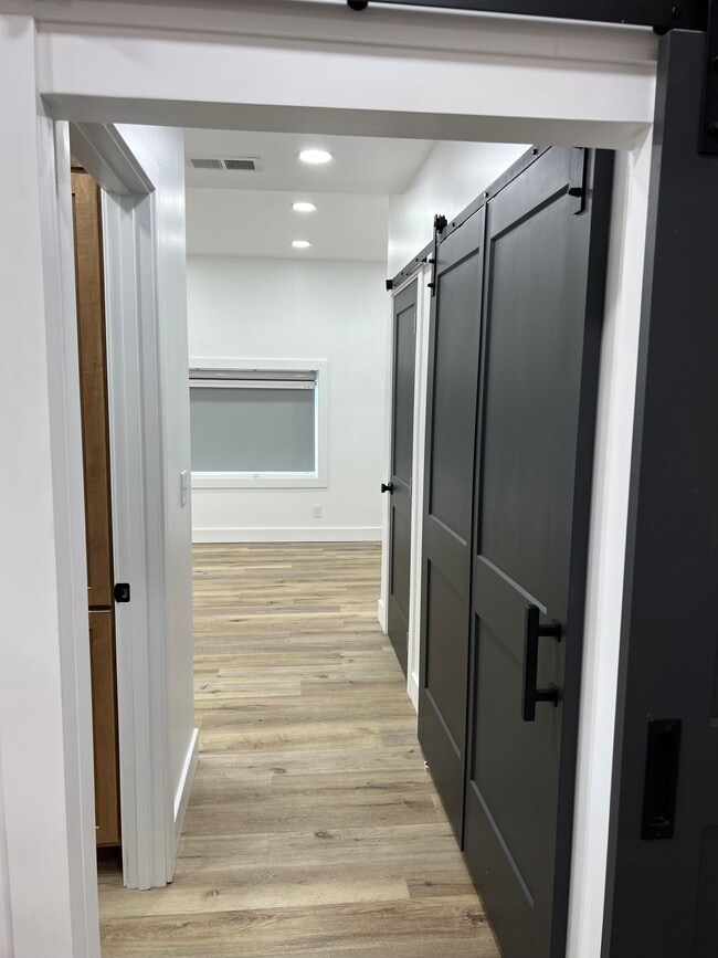 Building Photo - 447 Main St