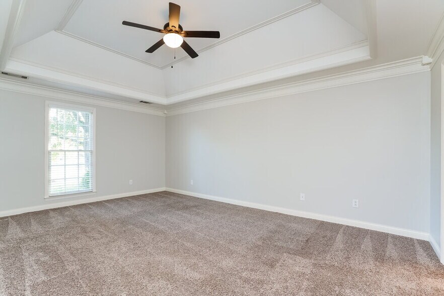 Building Photo - 104 Luna Ln