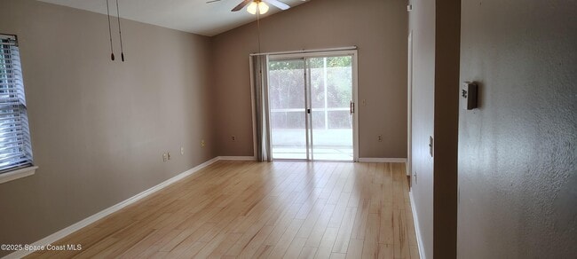 Building Photo - 2326 Talmadge Dr