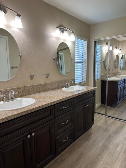 Building Photo - 2812 Newcastle Way