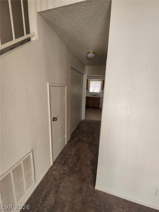 Building Photo - 4801 Fiesta Lakes St