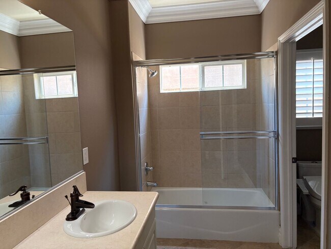 Building Photo - Spectacular-Remodeled 4-Bedroom Home with Pool, Spa, + 600 sqft Bonus Space in lovely Sylmar neig...