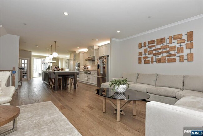 Building Photo - 32 Cinnamon Dr