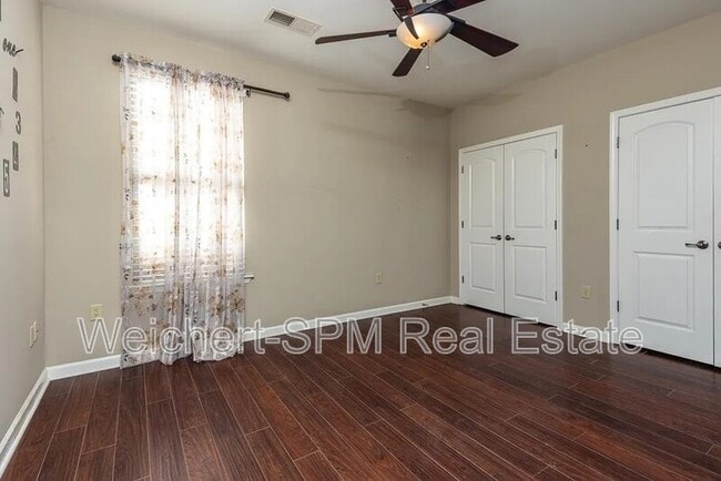 Building Photo - 721 Litty Ct