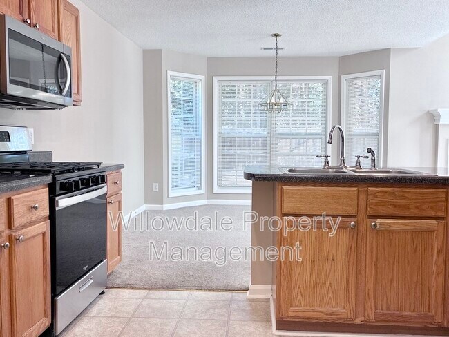 Building Photo - 4249 Beacon Heights Dr