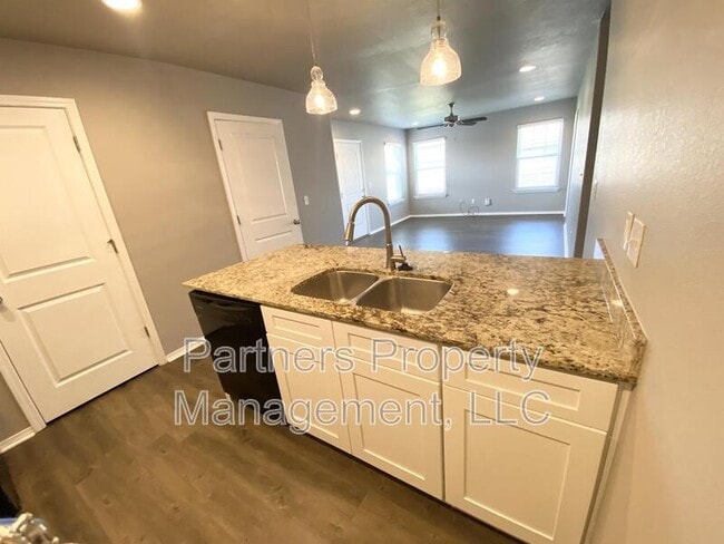 Building Photo - 201 Hindman Dr