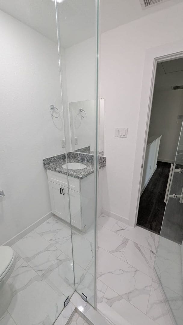 Building Photo - ?Your Houston Gem: 3 Beds, 2.5 Baths, Carport ?