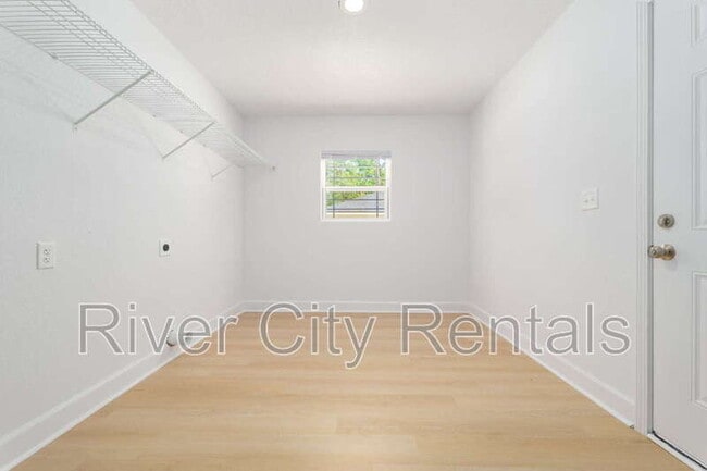 Building Photo - 5403 Laredo St