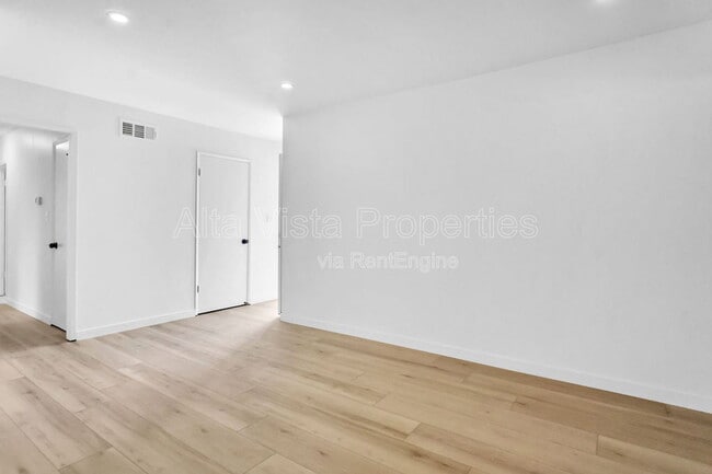 Building Photo - 4722 Mt La Palma Dr