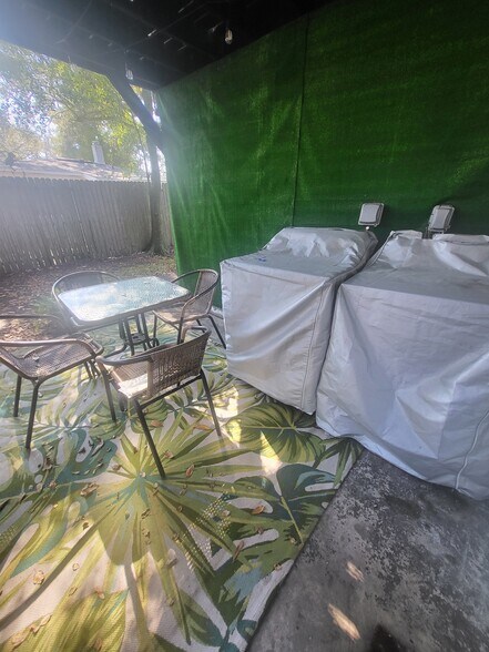 Building Photo - 3520 Post St