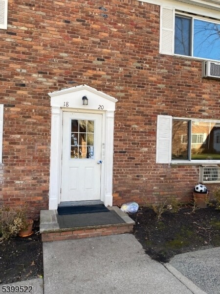 Primary Photo - 180 Littleton Rd