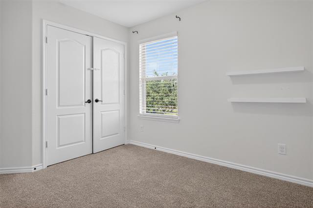Building Photo - 8728 Maple Ridge Trail