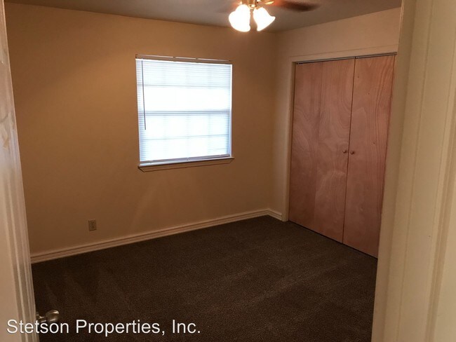Building Photo - 2 br, 1 bath House - 288 Pleasant St