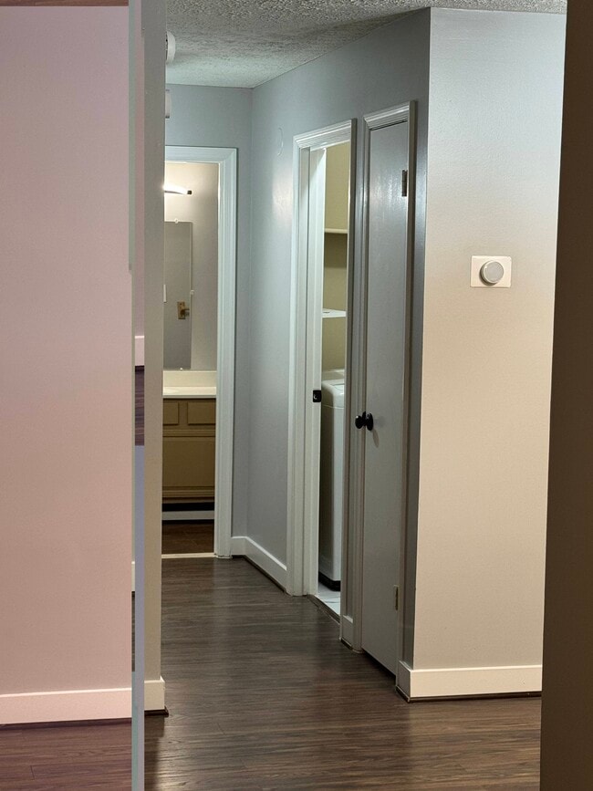 Building Photo - 10129 Oakton Terrace Rd