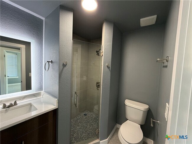 Building Photo - 103 E Central Ave