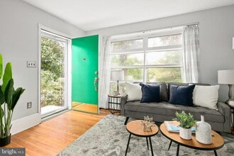 Building Photo - 6381 Lakewood Dr