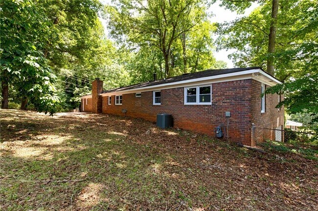 Building Photo - 3979 Potomac Dr NW