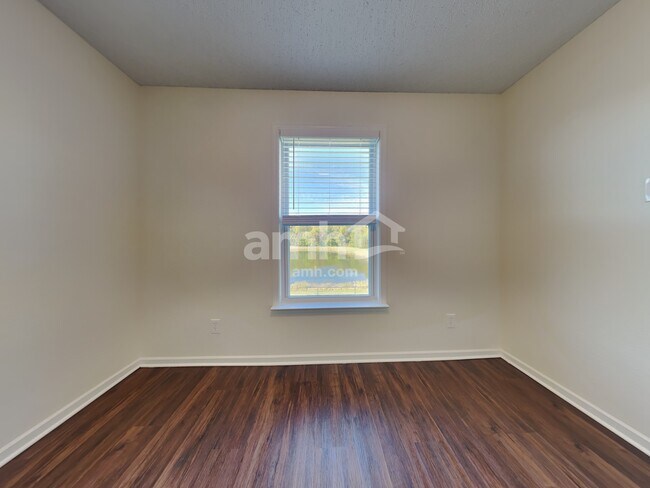 Building Photo - 10258 Golden Dr
