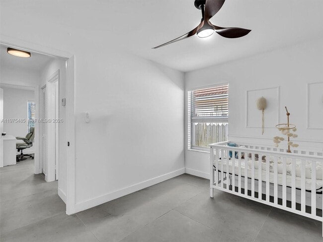 Building Photo - 4962 SW 32nd Way