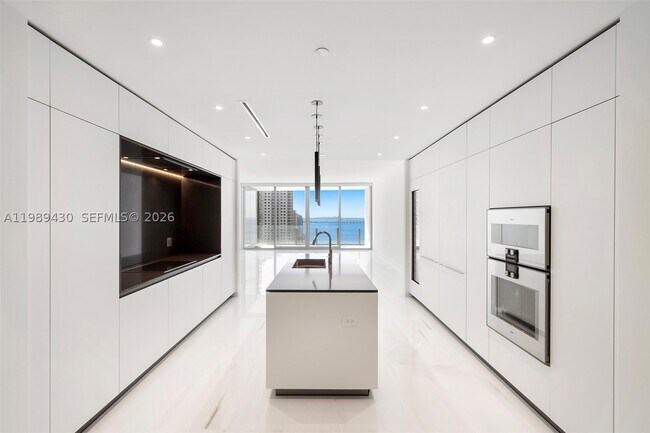 Building Photo - 300 Biscayne Blvd