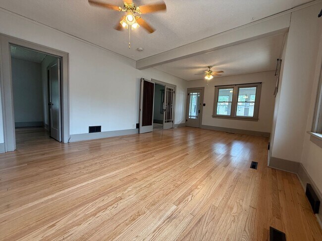 Building Photo - 1514 N Wheeler Ave
