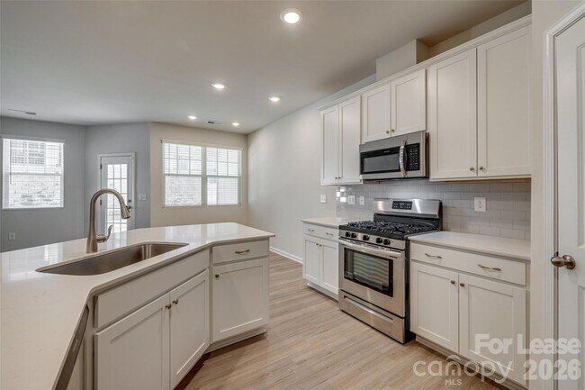 Building Photo - 807 Gable Oak Ln