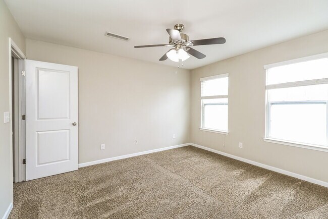 Building Photo - 11519 McDunkeld Dr