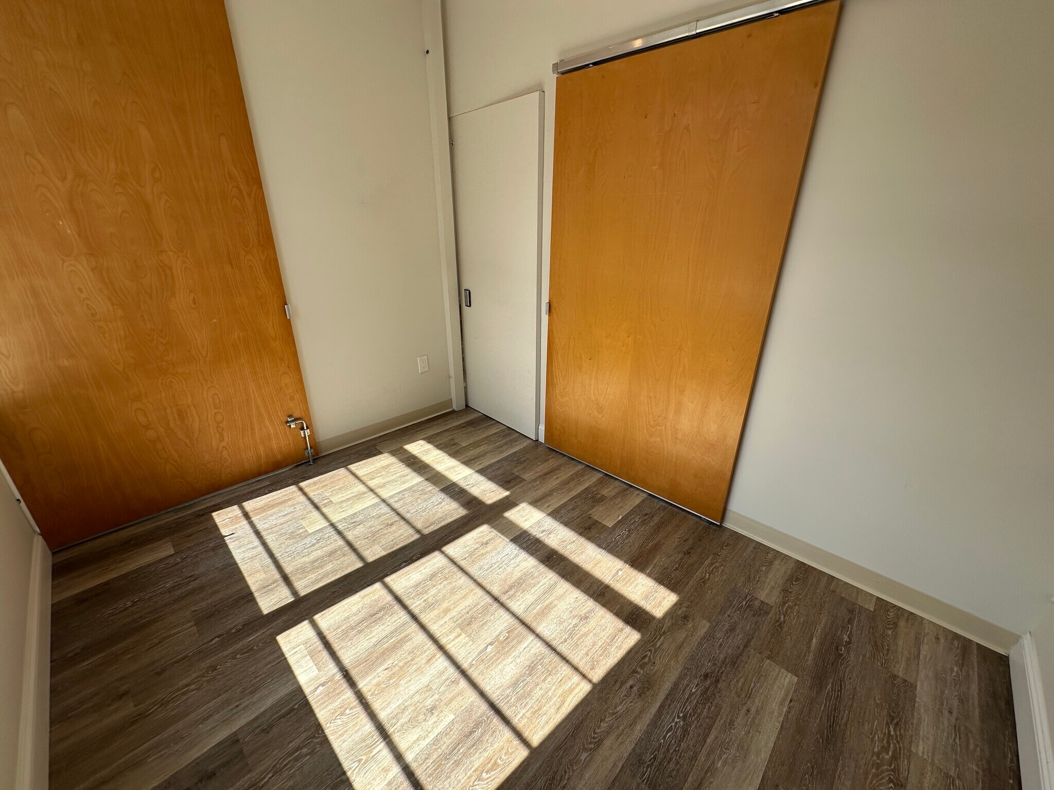 Building Photo - 211 E Berkeley St