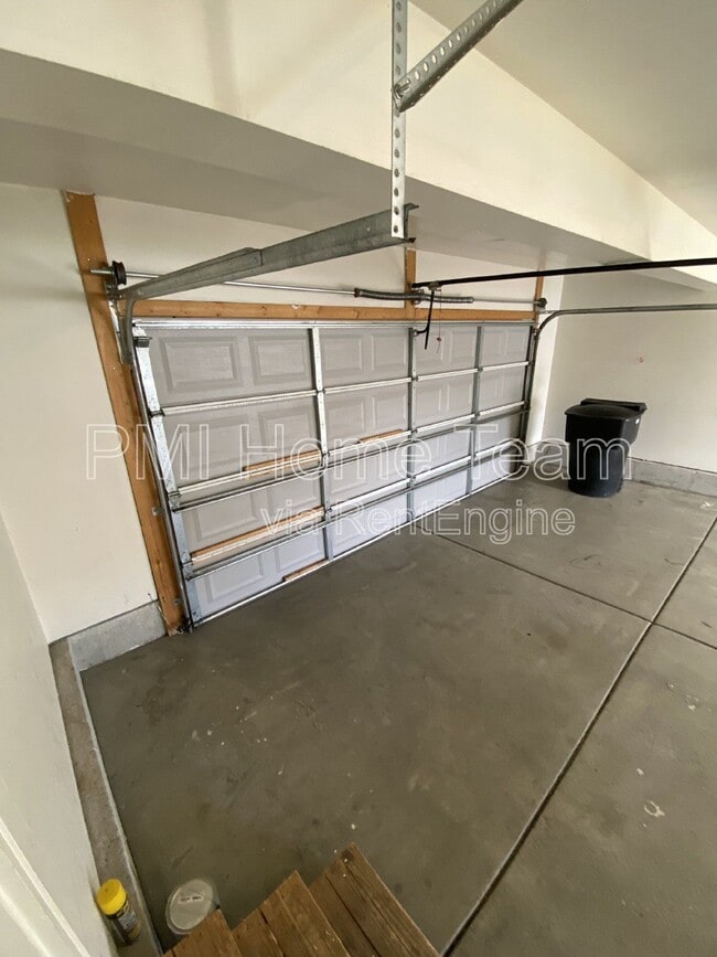 Building Photo - 1639 W 600 N