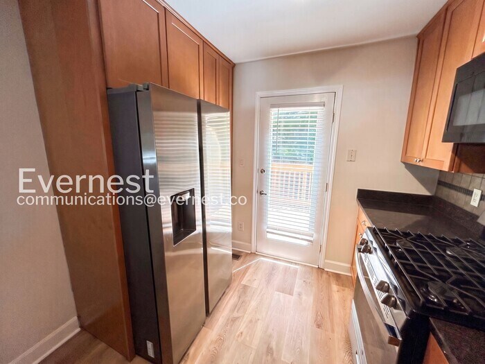 Building Photo - 2665 Holcomb Springs Dr