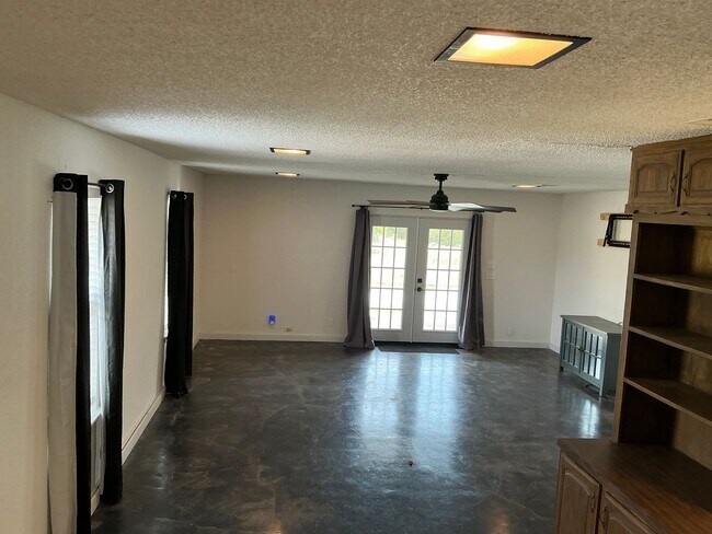 Building Photo - COMING SOON 4/2 with Acreage & BONUS SPACE