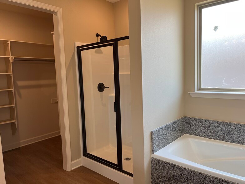 Building Photo - 137 Hayden Dr