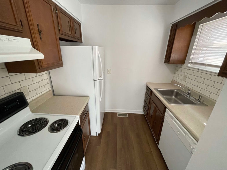 Building Photo - 6 Hapgood Hill