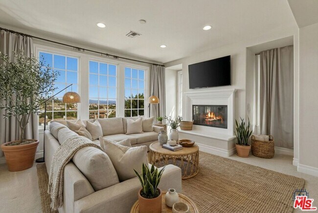 Building Photo - 25561 Prado De Oro