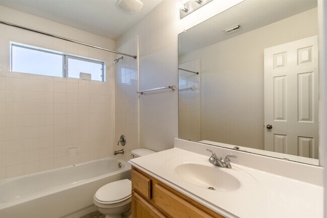 Building Photo - 11414 Summit Bay Dr