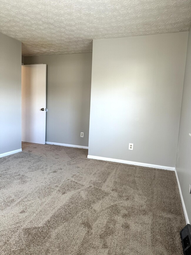 Building Photo - 5117 Bixford Ave