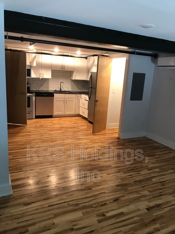 Building Photo - 225 N Water St